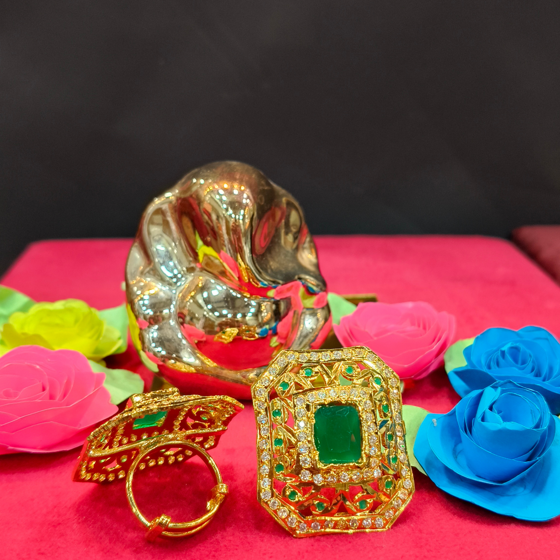 Emerald Glow Jadau Ring