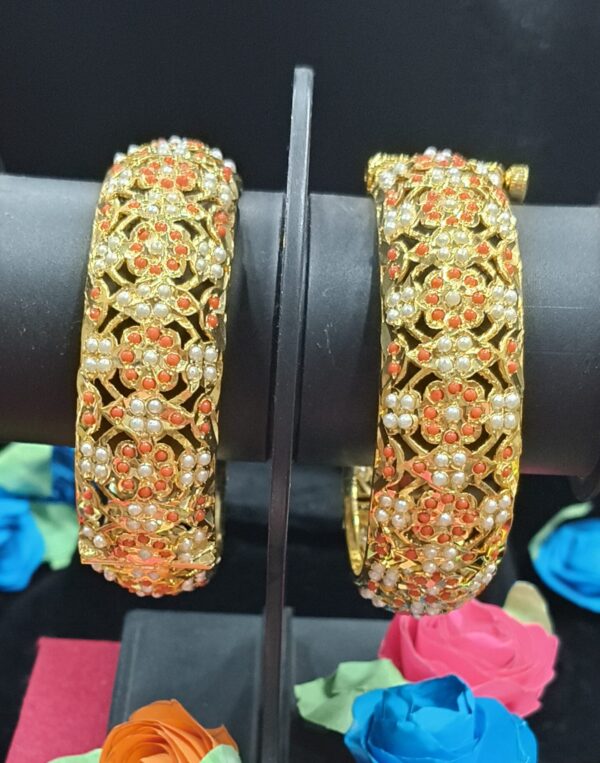Noorjahan Jadau Coral-White Bangles