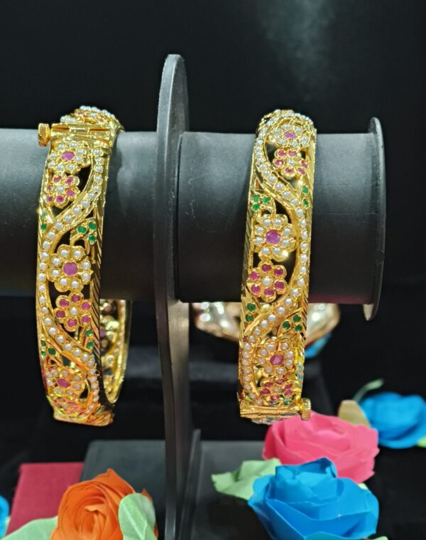 Afreen Tiranga Jadau Floral Bangles