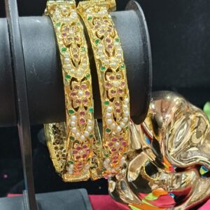Noorjahan Jadau Tiranga Bangles