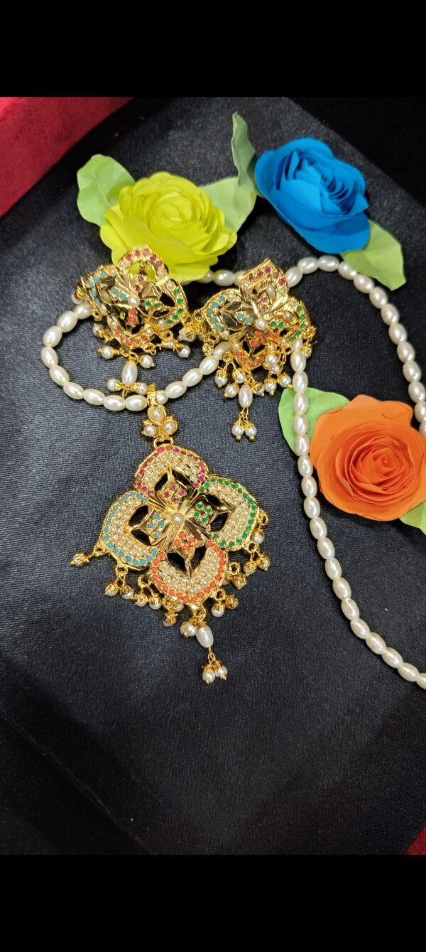 Noorjahan Jadau Multi Pendant Set - Image 2